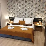 Bed and breakfast Indium Panzió 3*
