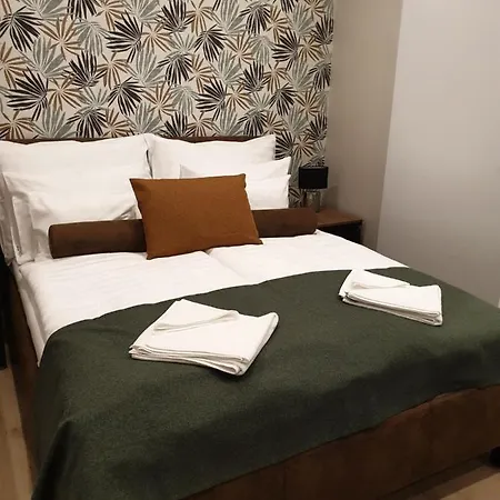 Indium Panzio Frühstückspension