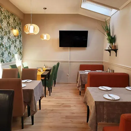 Indium Panzio 3* Erlau