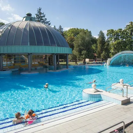 Frühstückspension Indium Panzio 3*