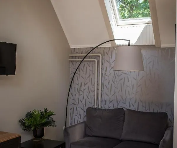 Indium Panzio Bed and Breakfast Έγκερ