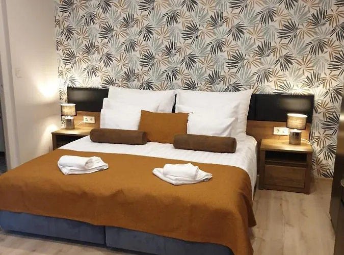 Bed and Breakfast Indium Panzio 3*