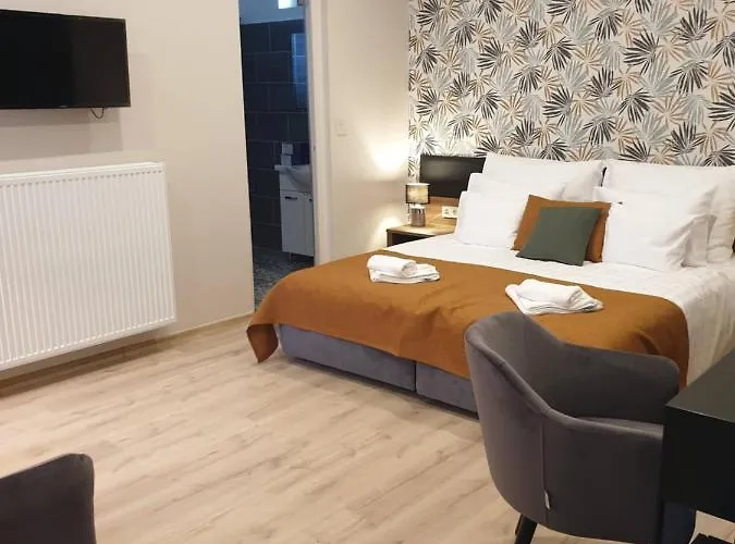 Indium Panzio Bed and Breakfast 3*