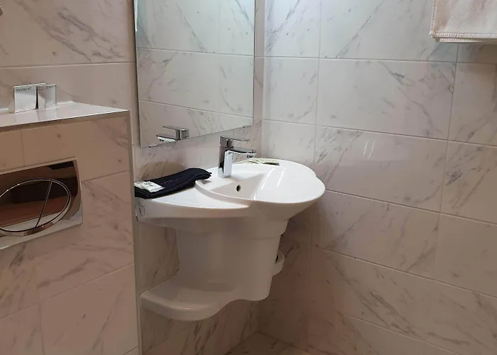 Indium Panzio Bed and Breakfast 3*